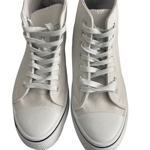 NWOT White Streetwear Society Ankle Top Sneakers